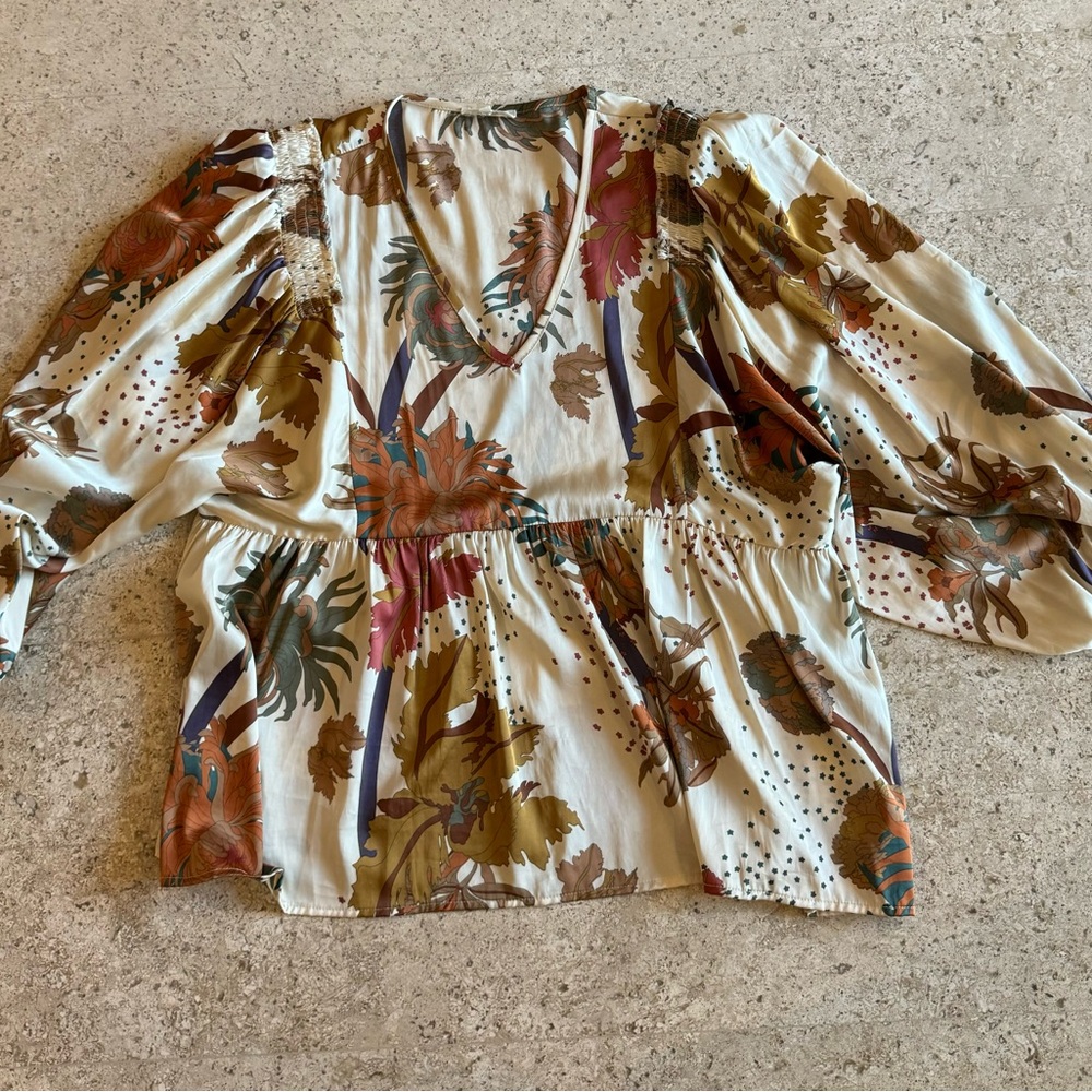 Entro v neck 3/4 sleeve blouse
